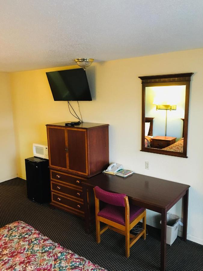 Harrisonville Budget Inn Caravan Motel מראה חיצוני תמונה