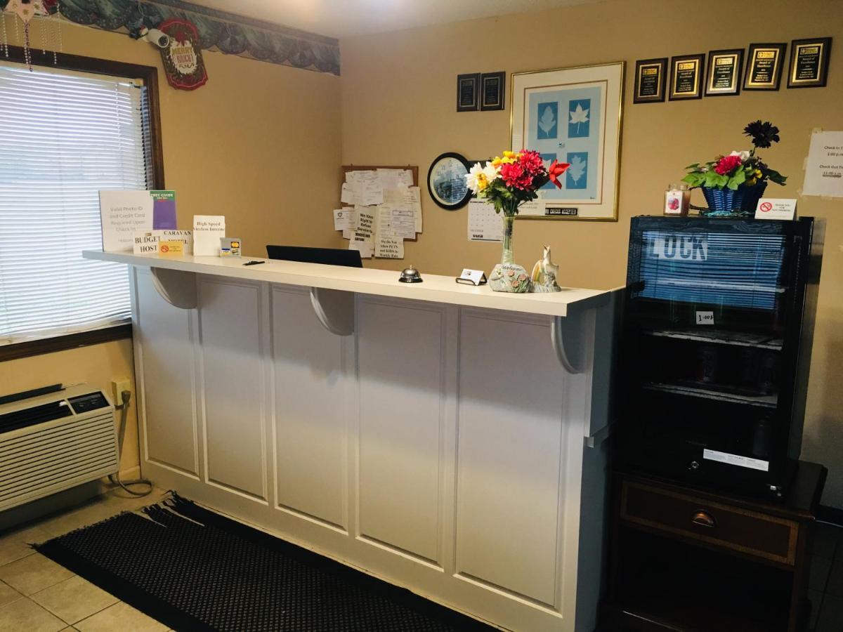 Harrisonville Budget Inn Caravan Motel מראה חיצוני תמונה